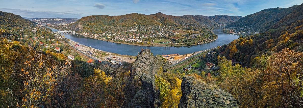 Panorama řeky Labe a Ústí nad Labem